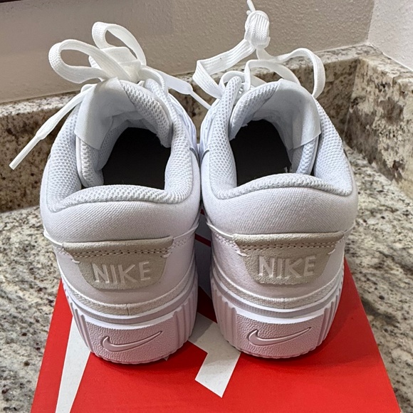 NWOT Nike White Court Legacy Lift (Size 7) - Picture 8 of 10